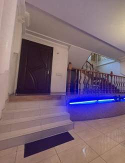Продаємо будинок під готель, хостел у центрі Одеси, є підвал, тераса.