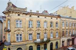 ул. Курбаса,9